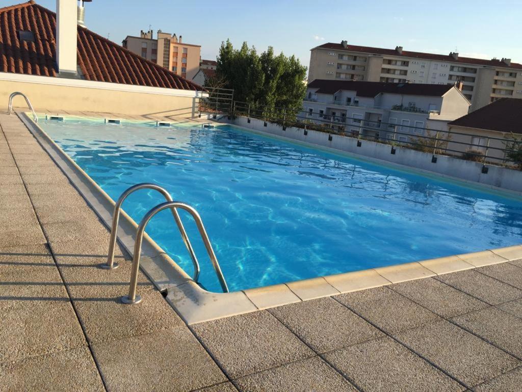 Avec Piscine Sur Le Toit Villeurbanne